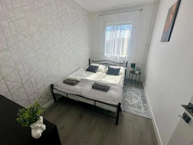 Budatava Lakas * Balatonalmádi